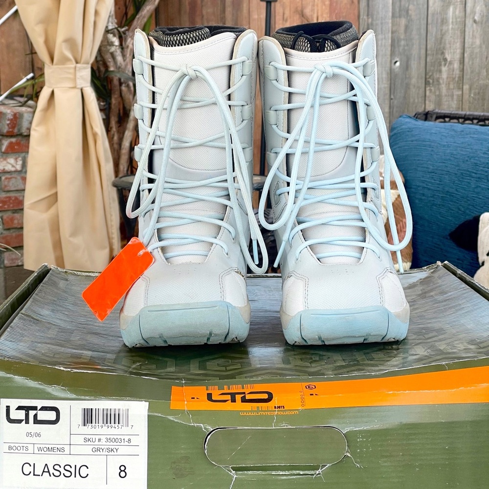 Womens snowboard boots LTD